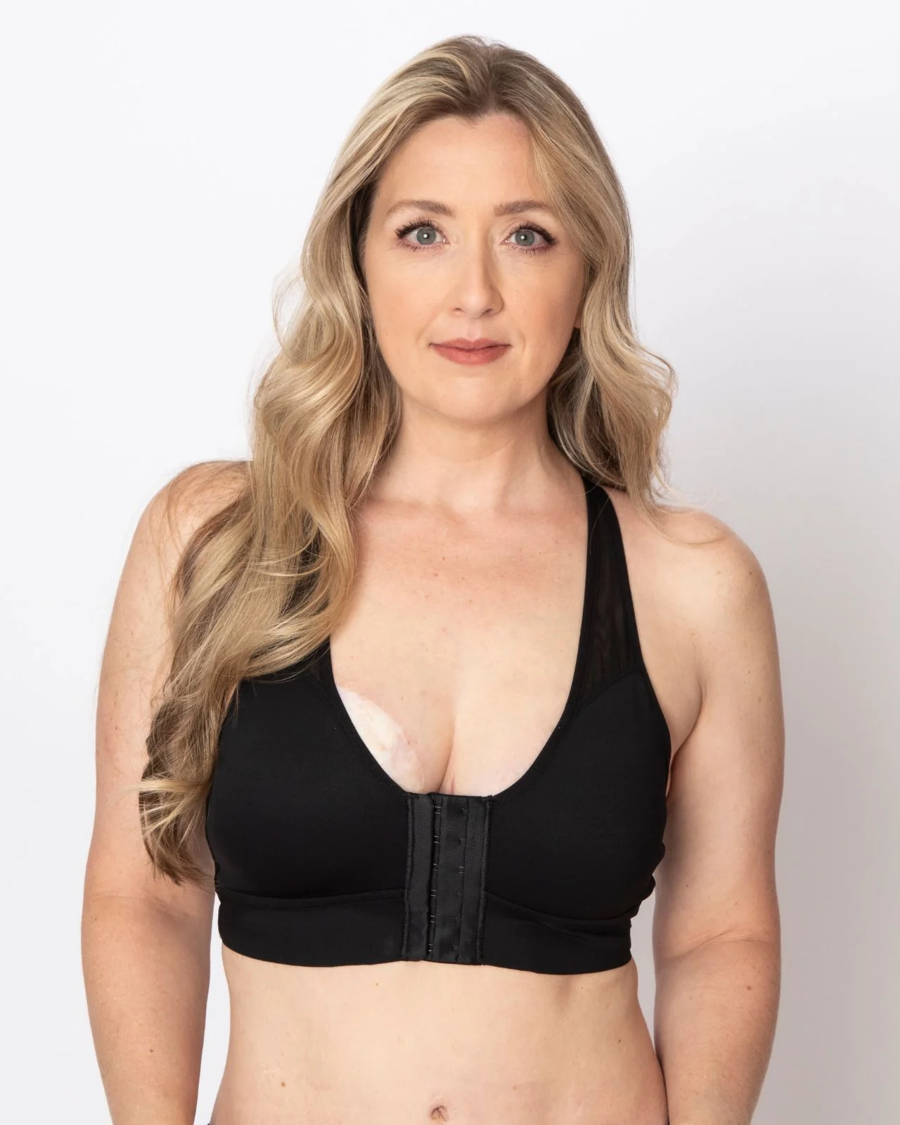 Bianca Pocketed Front Closure Sports Bra - Image 18