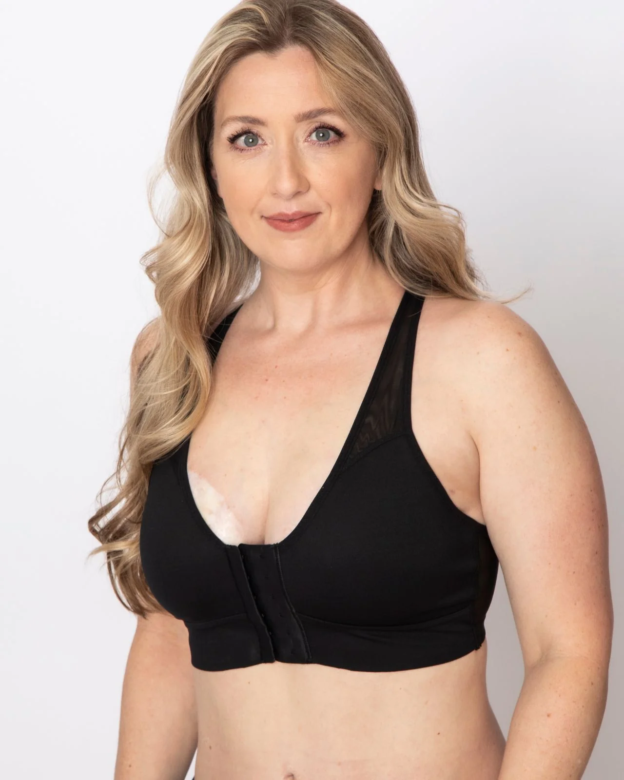Bianca Pocketed Front Closure Sports Bra - Image 22