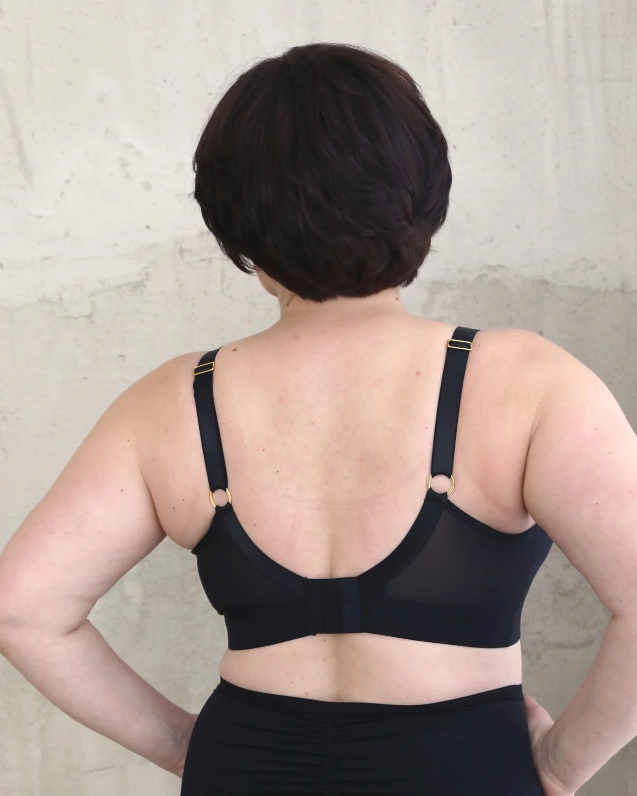 Brenda Pocketed Molded Cup Mesh Bra - Image 12