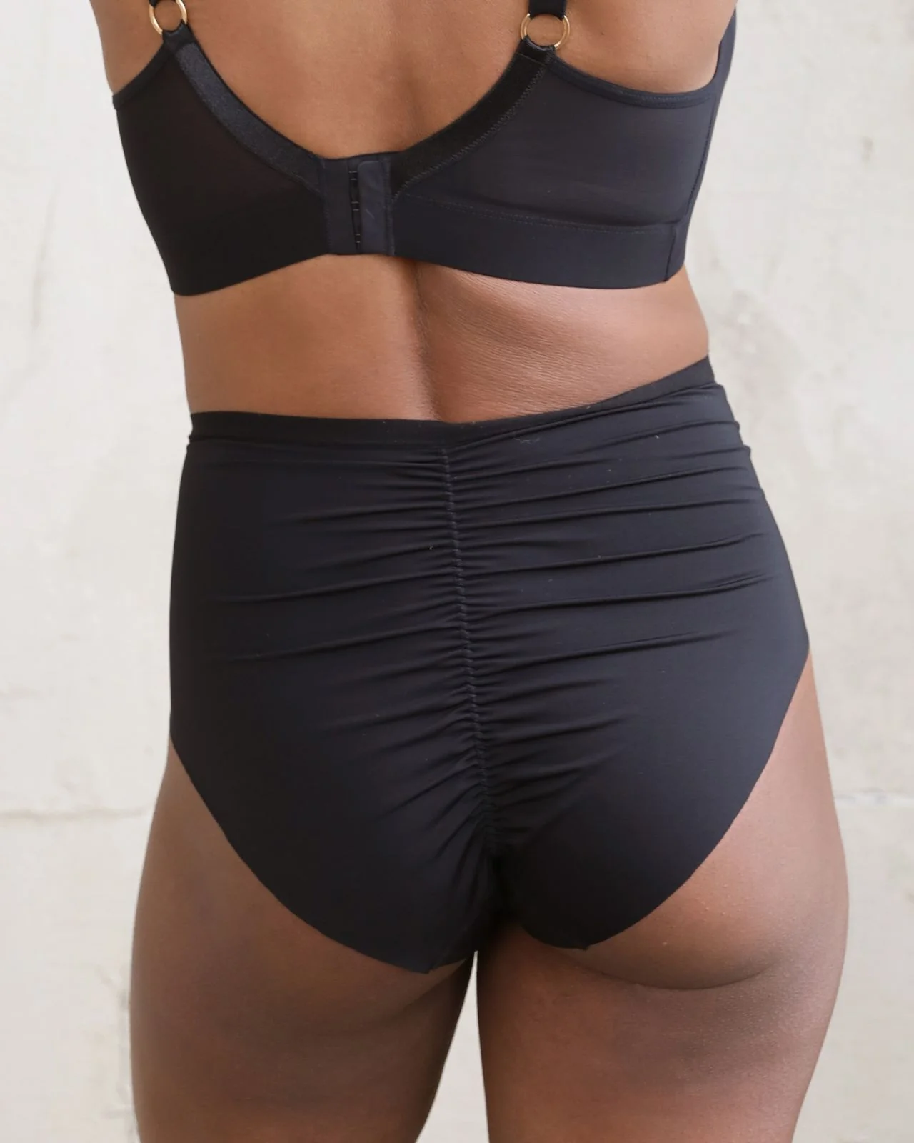 Smoothing No Show Brief - Image 8